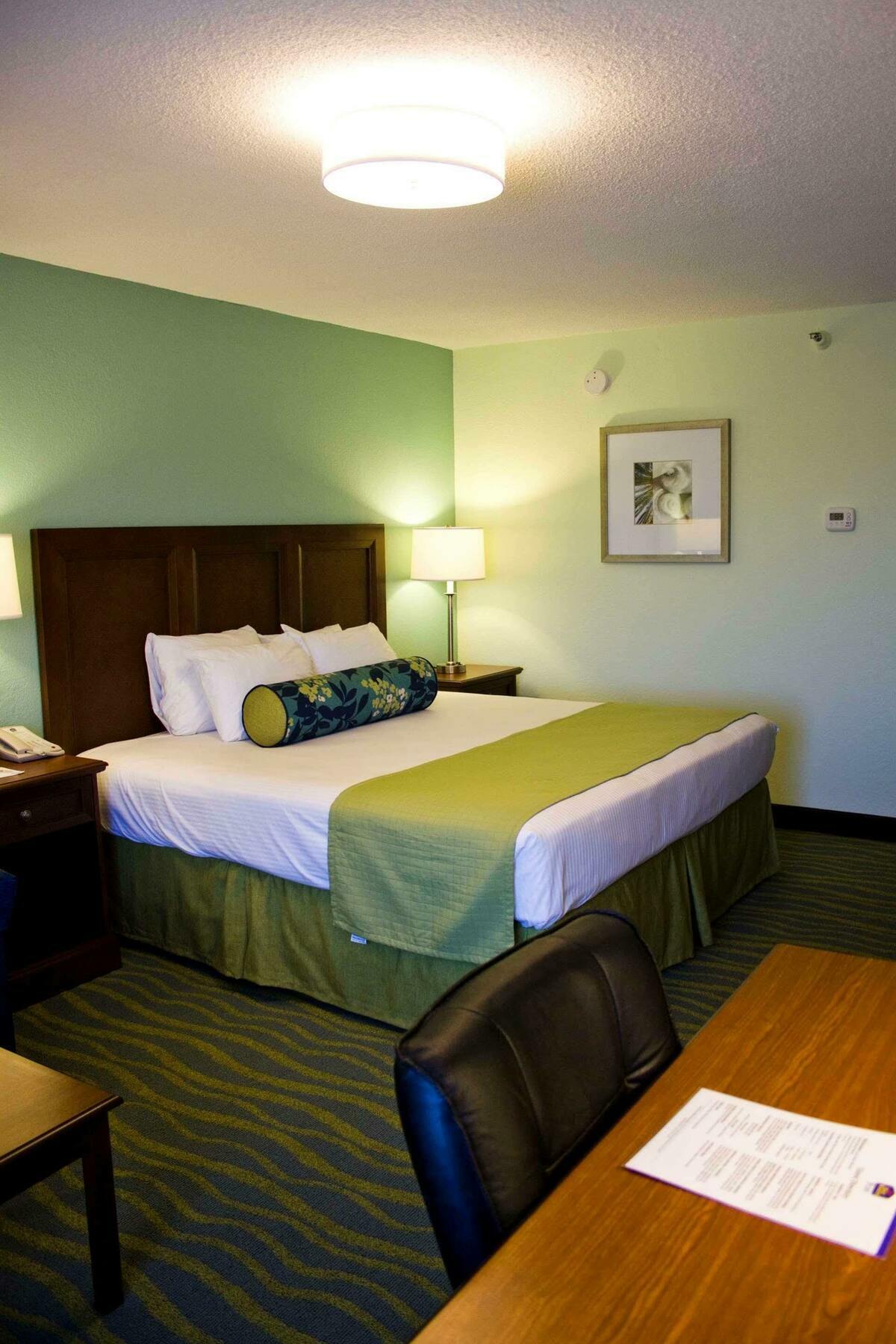 Best Western Plus Myrtle Beach@Intracoastal Стая снимка